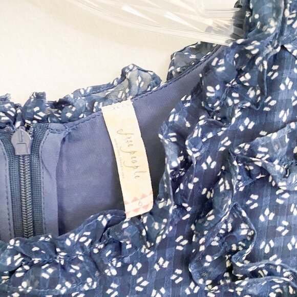 🦋 FREE PEOPLE Navy Blue Chiffon Nouveau Butterfly Dress Size 6 Printed - Picture 3 of 6